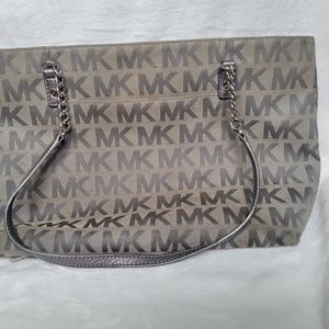 Micheal Kors Shoulder Bag